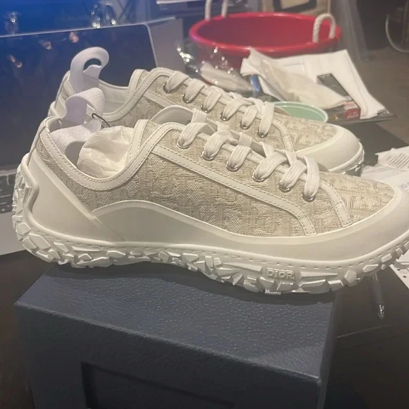 Dior B28 LT Oblique Jacquard white sneaker sz 43. Shoes are brand new/deadstock - Picture 3 of 8